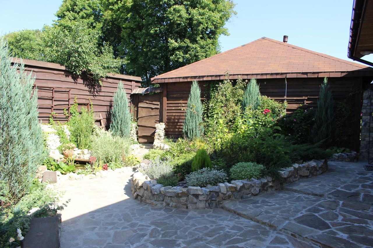 Maetok 4 Pidkovy Motel Podbereztsy Екстериор снимка