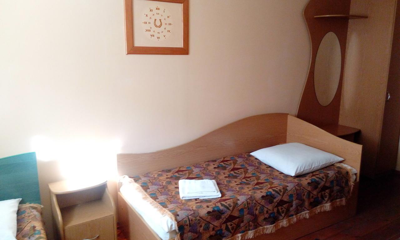Maetok 4 Pidkovy Motel Podbereztsy Екстериор снимка